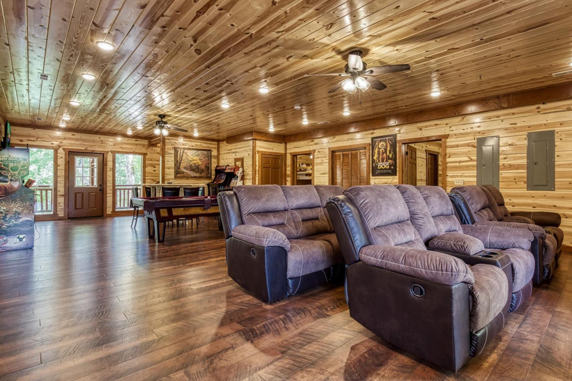 Majestic Splash- 8 Bedroom, Indoor Pool, Hot Tub, 1089 Free Tickets Each Paid Day, Dollywood Sevierville Exterior photo
