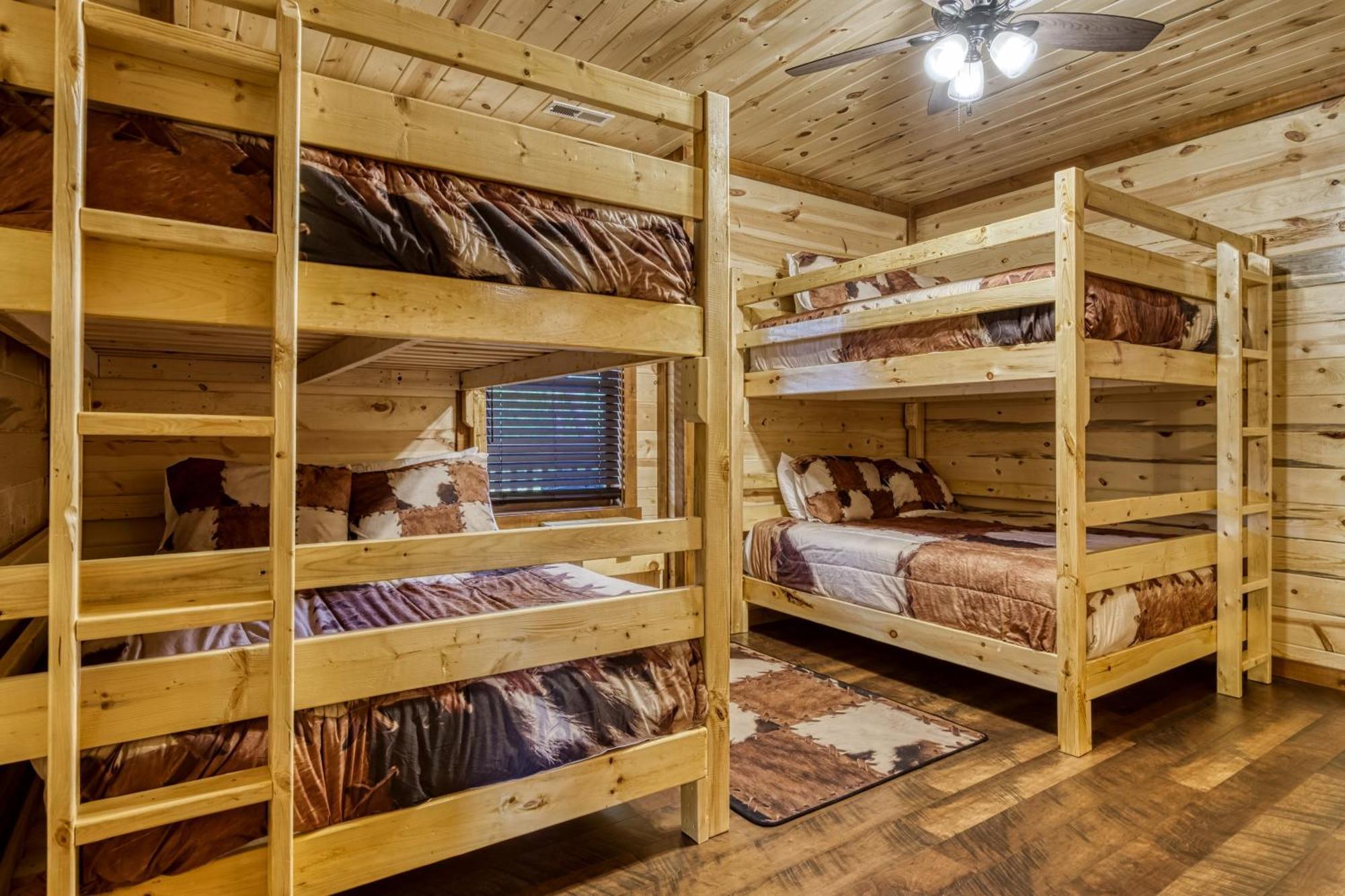 Majestic Splash- 8 Bedroom, Indoor Pool, Hot Tub, 1089 Free Tickets Each Paid Day, Dollywood Sevierville Exterior photo